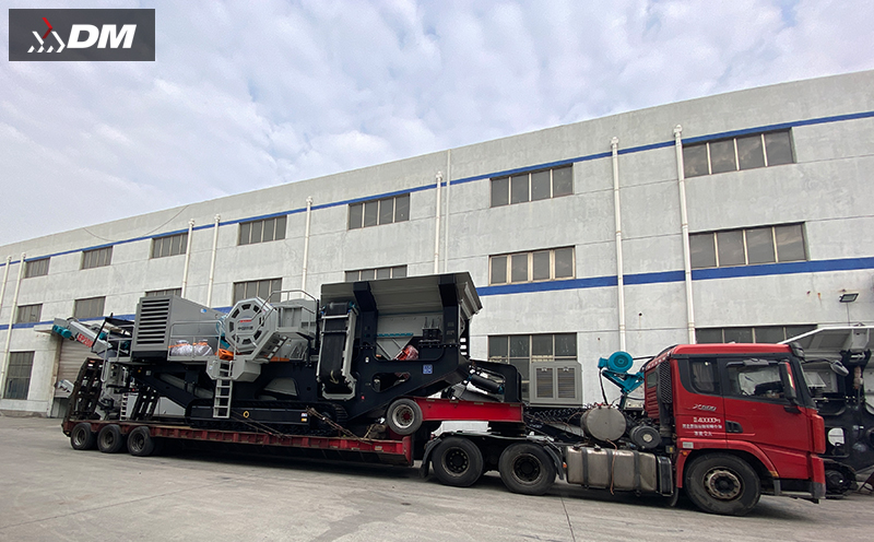 No Pressure in Mountain Transition! Dongmeng Crawler-Type Mobile Crushing Plant - Efficient Crushing, Stable Material Discharge