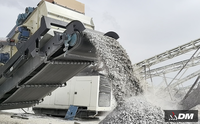 Tracked Mobile Screening Machine: On-Site Grading Solves Material Mixing & Waste Issues