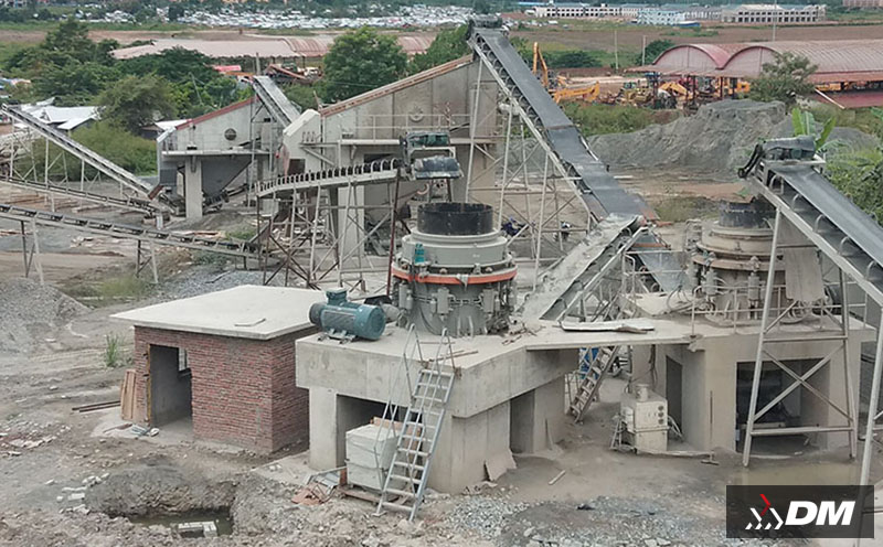 Structure of Principal Axis and Failure Analysis of Cone Crusher