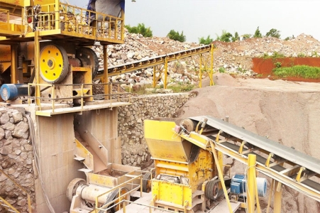 Ligne de production de pierre concassée vieillie de 200 tonnes, ensemble complet d'équipements