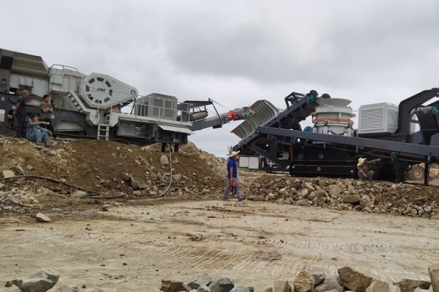 [Dongmeng Case] The crushing production line of the jaw ,has been put into operation! cone and screen mobile station