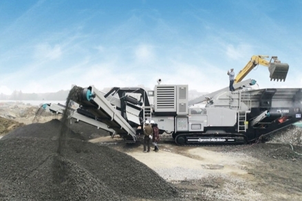 Construction waste crushing and recycling project with an output of 100-150 tons per hour