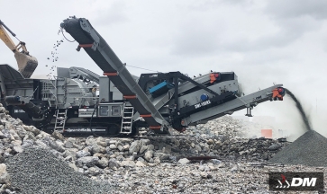 Tracked Mobile Screening Machines: On-Site Material Classification Anywhere